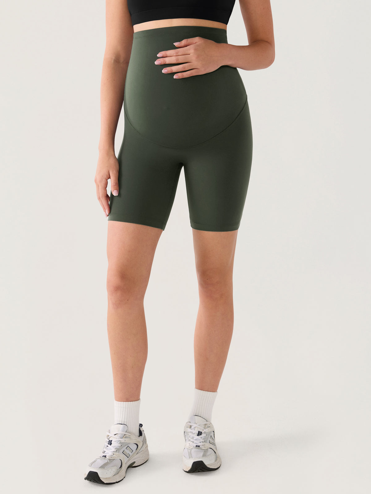 Natrelax® No Front Seam Maternity Shorts 6"
