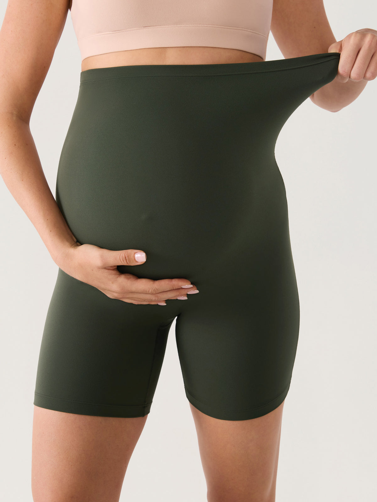 Natrelax® Seamless-Front Maternity Shorts 6"